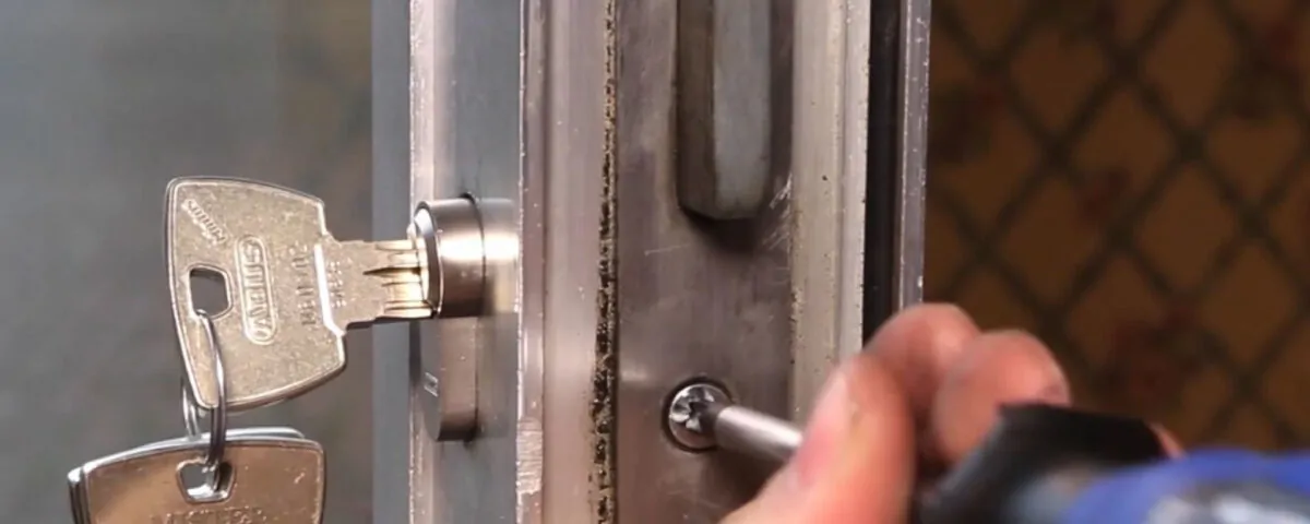 Cuales son las cerraduras de seguridad mas efectivas para hogares en Barcelona 1200x480 - ¿Cuáles son las cerraduras de seguridad más efectivas para hogares en Barcelona?